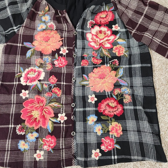Savanna Jane Plaid Floral Embroidered‎ Button Up Blouse Womens Small - Picture 5 of 8